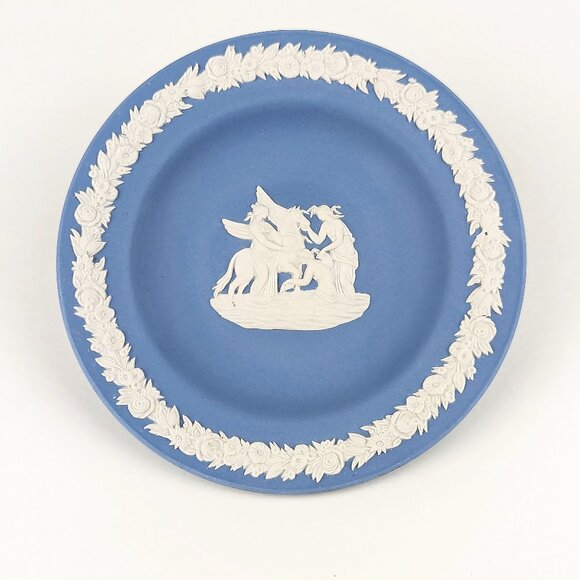 Vintage Wedgwood PEGASUS Collectible Jasperware Plate beautiful for bookshelf! - Picture 11 of 11